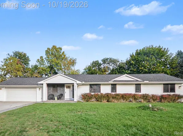 3115 Greenlawn Ave, Commerce Township, MI 48382