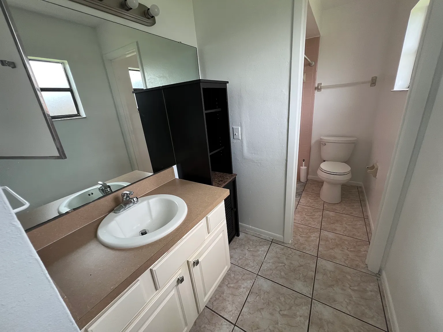 3 bed, 1381 sqft, $1,995 — Photo 4