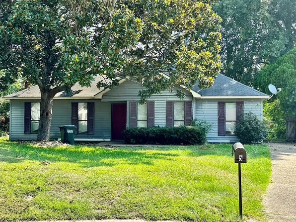 5 Tyler Cir, Natchez, MS 39120