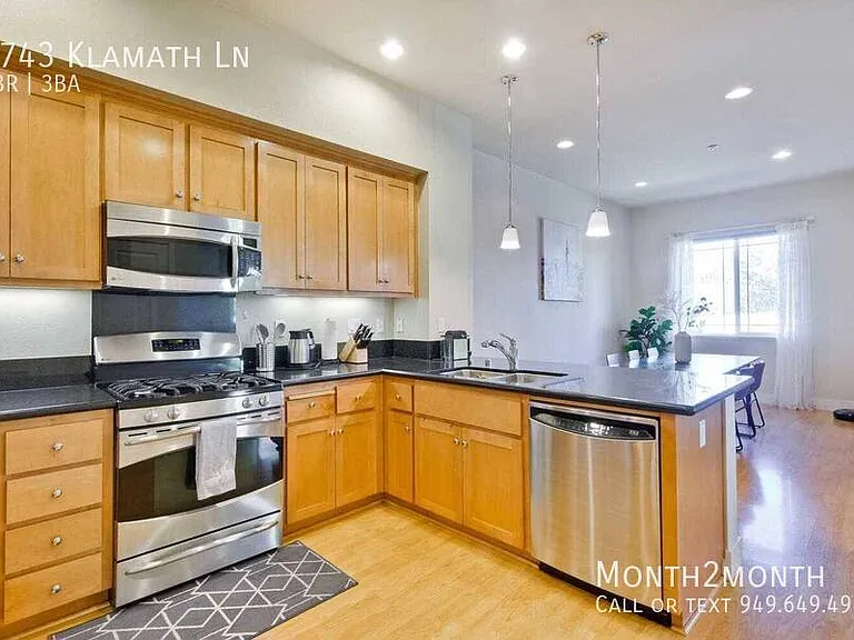 3743 Klamath Ln — Photo 6