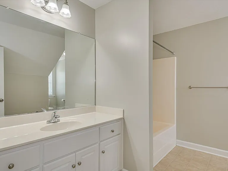 158 Kenilworth Dr — Photo 43