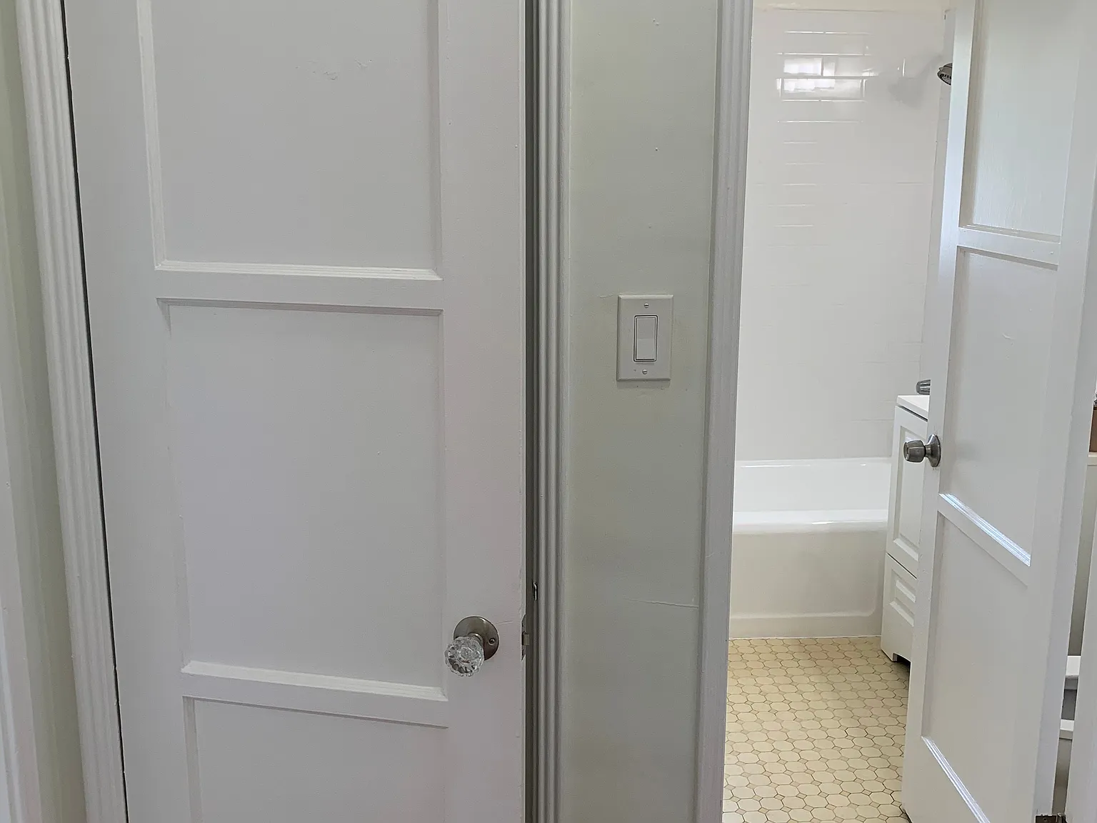 1 bed, 700 sqft, $2,150 — Photo 2