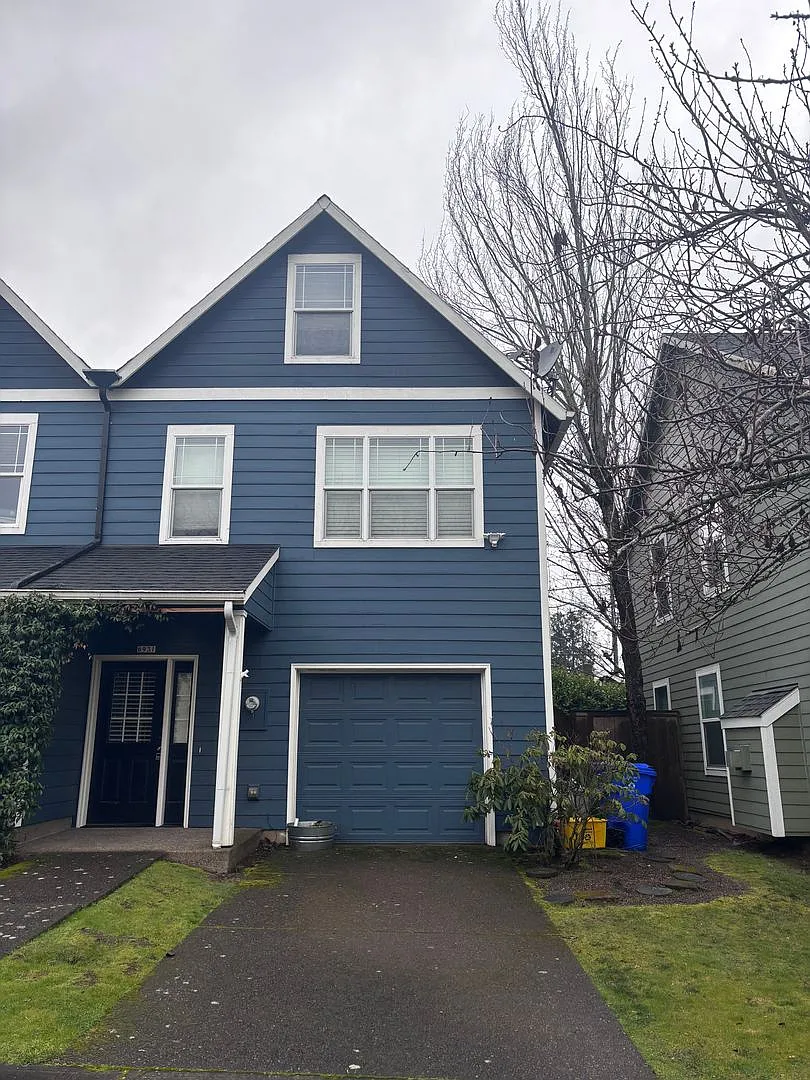 6931 N Borthwick Ave photo 1