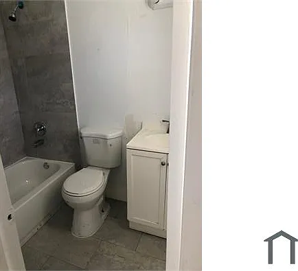 931 SW 80th Ave #A — Photo 4