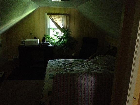 upstairs study/playroom