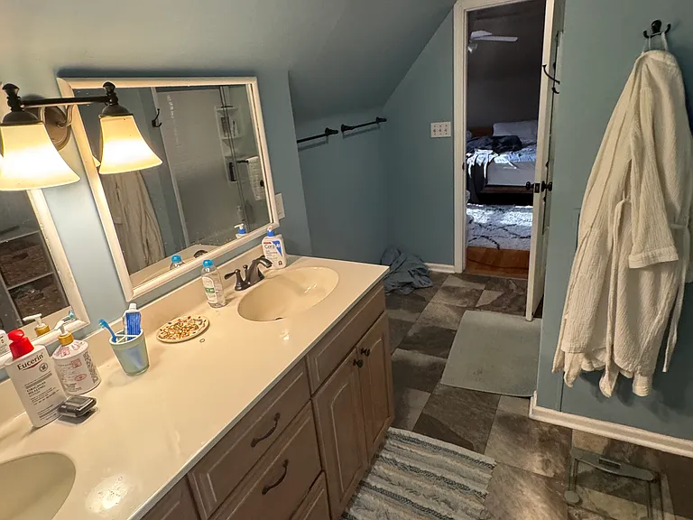 1642 Oxford Rd — Photo 12