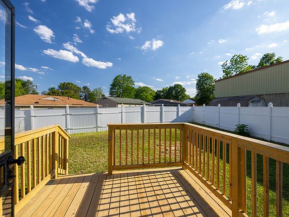 2nd image of 153 Seven Pines Dr