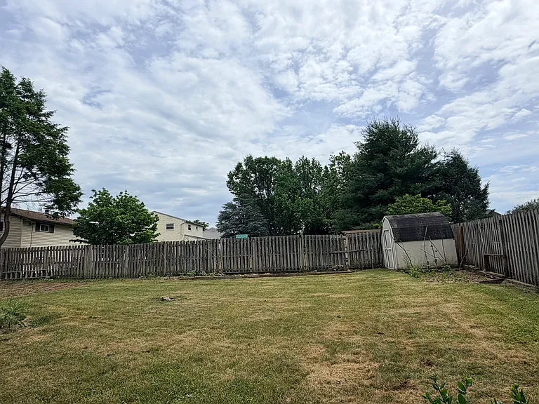 211 Linda Dr — Photo 18