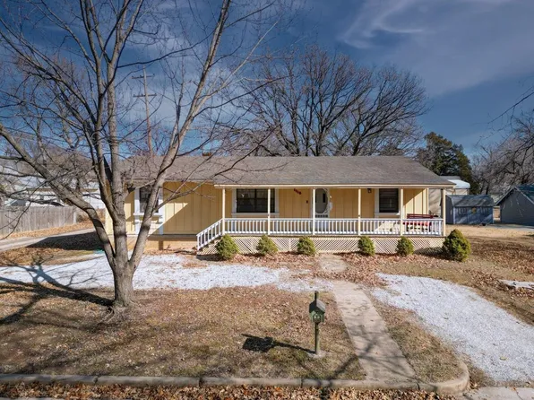 1118 Gary St, Winfield, KS 67156