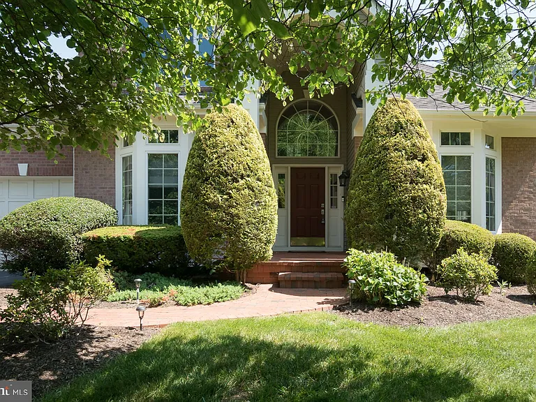 30 Leicester Ct — Photo 2