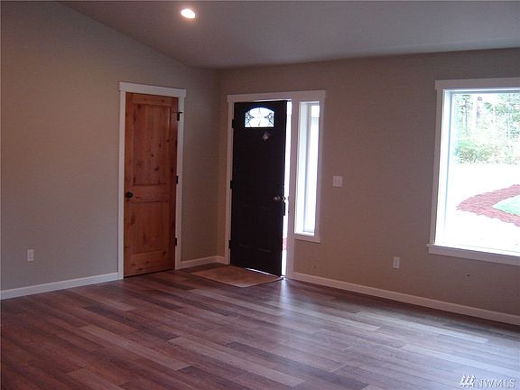 4th image of 11407 146th Avenue Ct NW