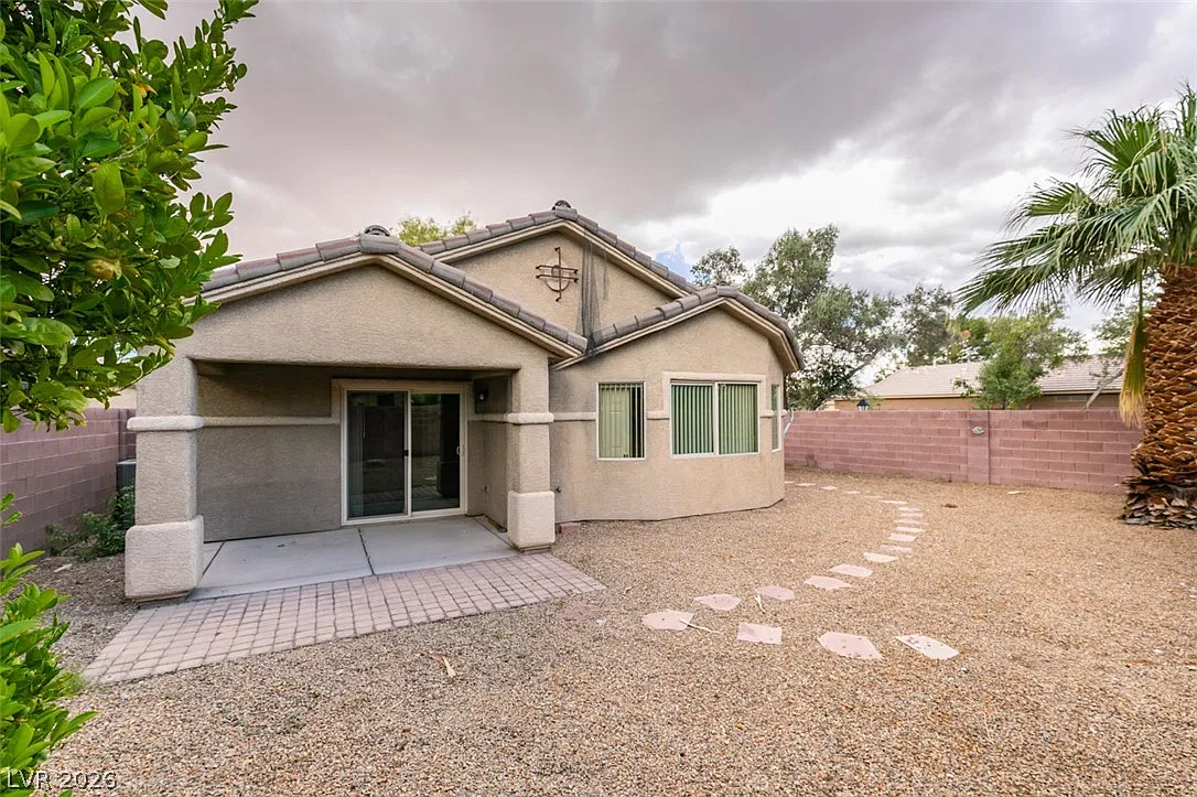 2 bed, 2.0 bath, 1436 sqft, $1,700 — Photo 1