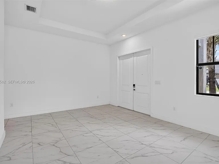 4574 SW 173rd Ave — Photo 3