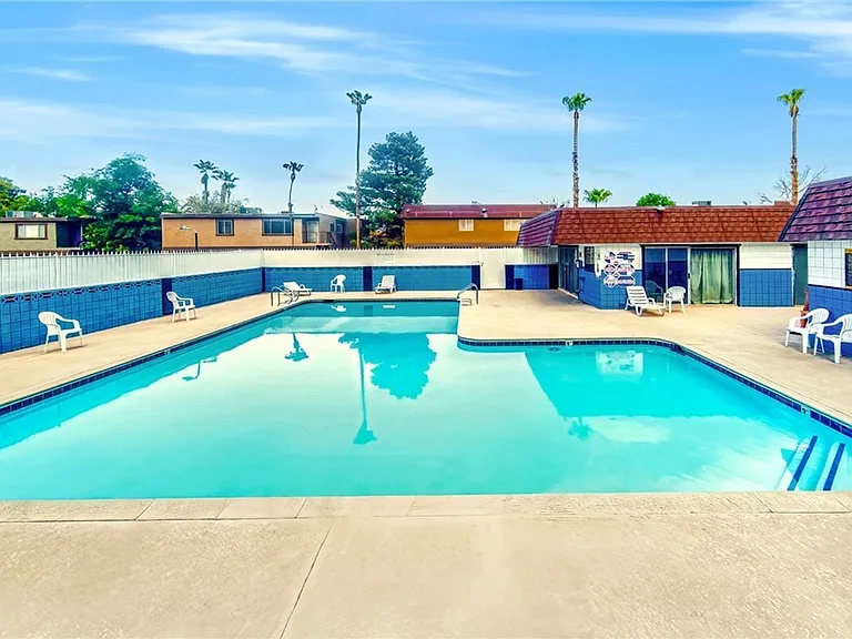4674 Monterey Cir #1 — Photo 2