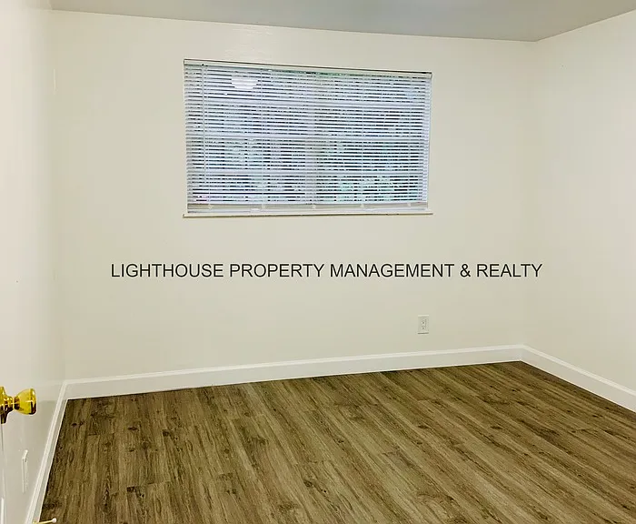 2904 W 8th St — Photo 10