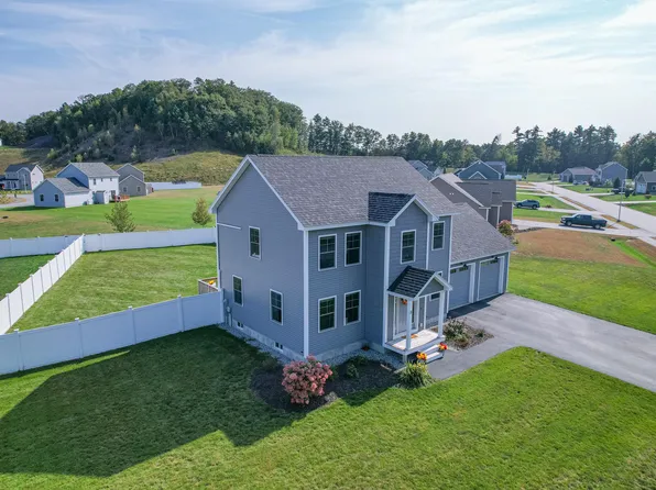 8 Champagne Lane, Lisbon, ME 04250