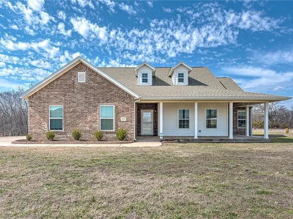 10168 Bunch Cir, Gravette, AR 72736