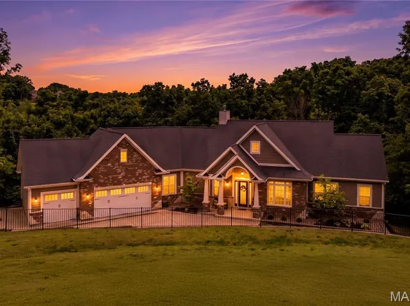 331 Woodlawn Terrace Ct, Ballwin, MO 63021