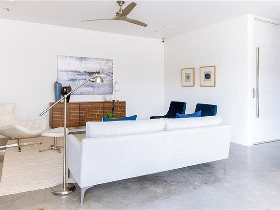 3rd image of 34 Vanguard Way