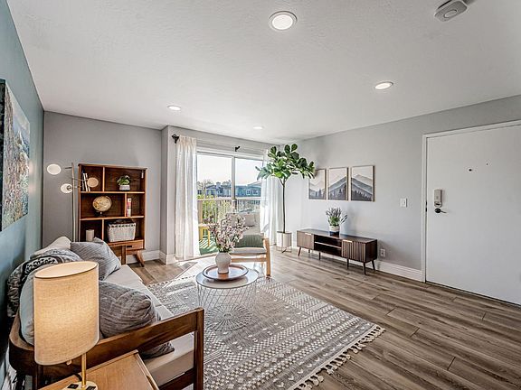 2nd image of 158 Larkspur Plaza Drive