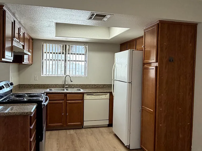 7200 Pirates Cove Rd #2023 — Photo 12