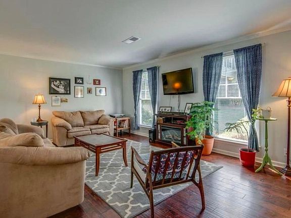 4th image of 3101A Wellington Ave
