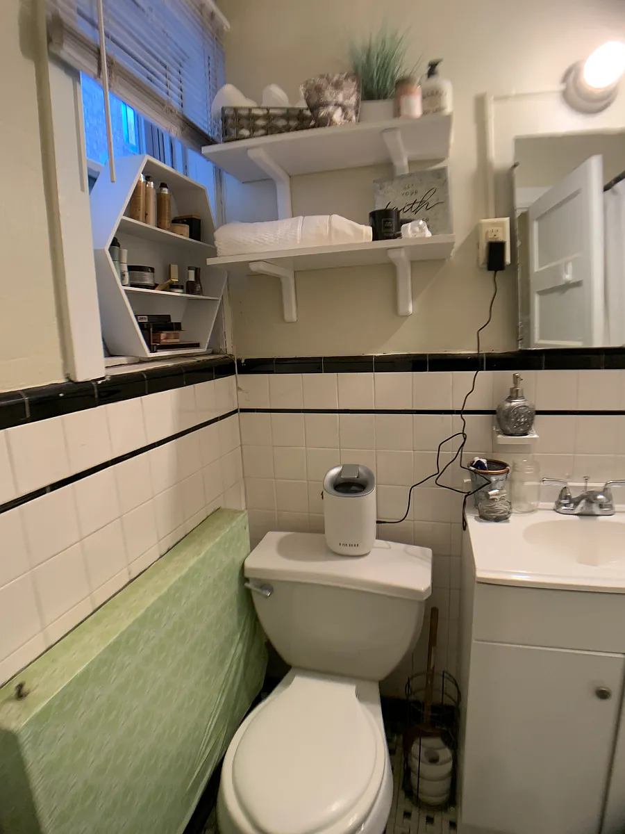 Building Photo - 409 S 40th St #2F