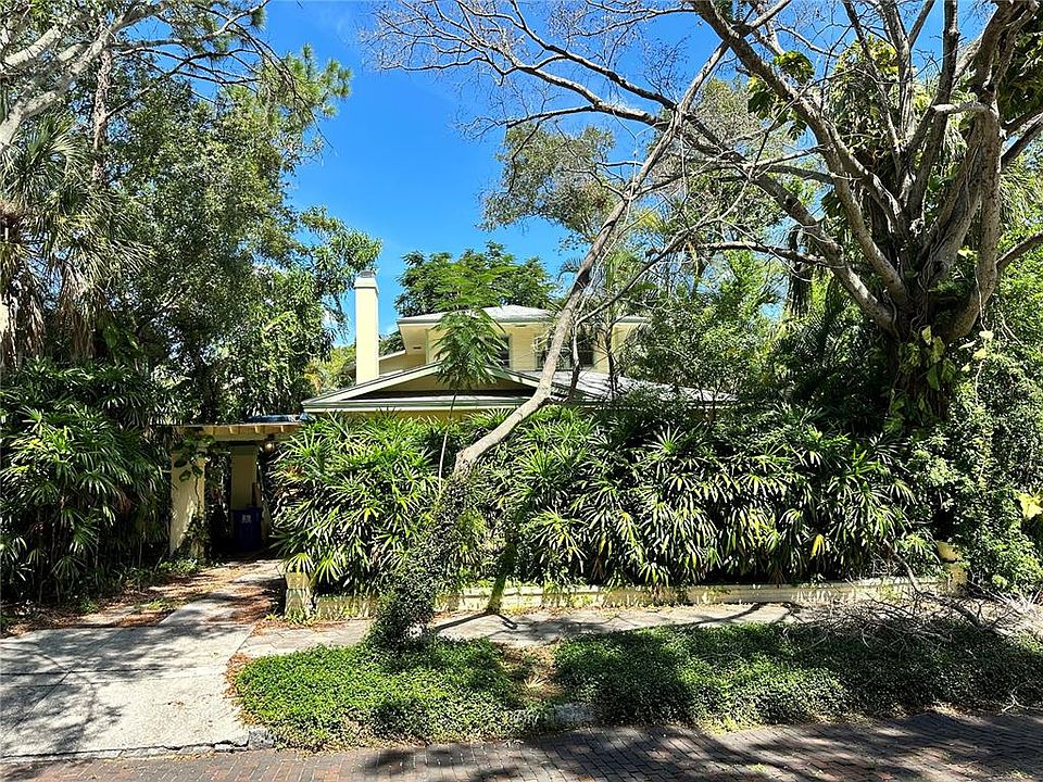 1st image of 691 10TH AVENUE S