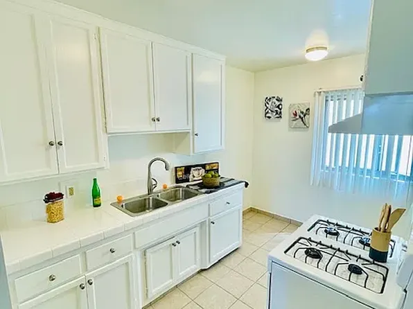 955 Hillcrest St #6, El Segundo, CA 90245