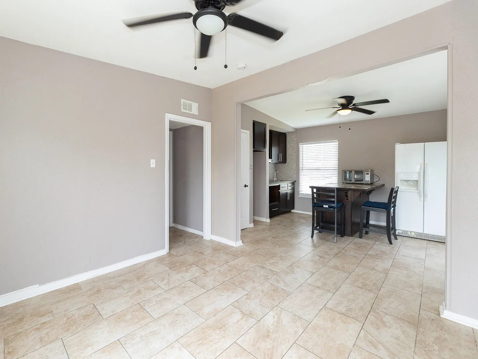 2 bed, 1.0 bath, 800 sqft, $850 — Photo 3