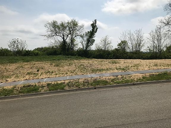 3rd image of 109 Seven Oaks Dr