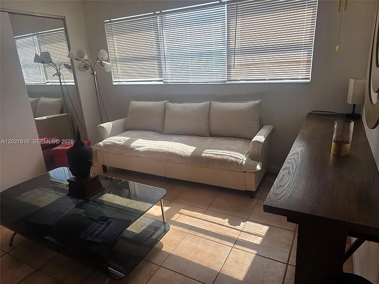 1881 Washington Ave #6H — Photo 4