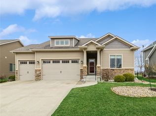 286 S 82nd St, West Des Moines, IA 50266