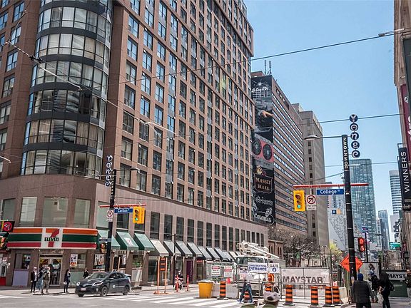 2nd image of 7 Grenville St #6308