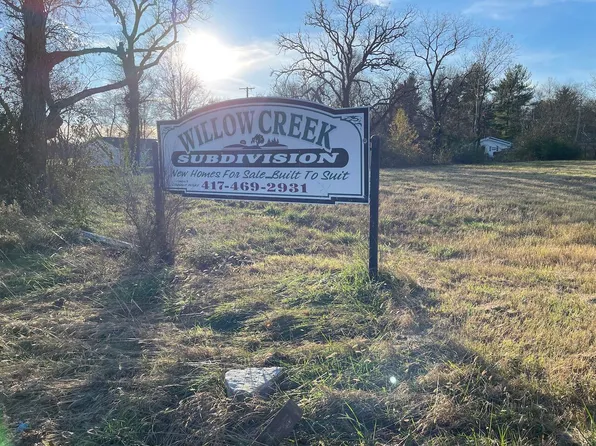 000 Aj Street #12, Willow Springs, MO 65793