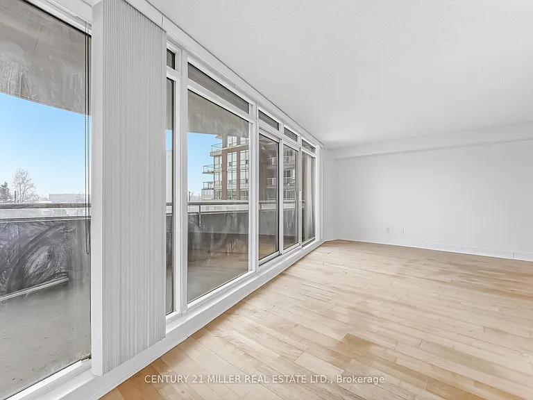 550 Queens Quay W #318 — Photo 13