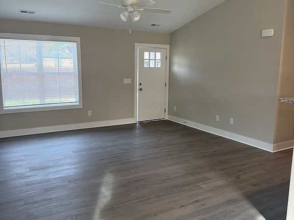 4th image of 1002 Grace Ave