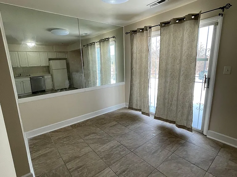 2621 Hallam Ct — Photo 3