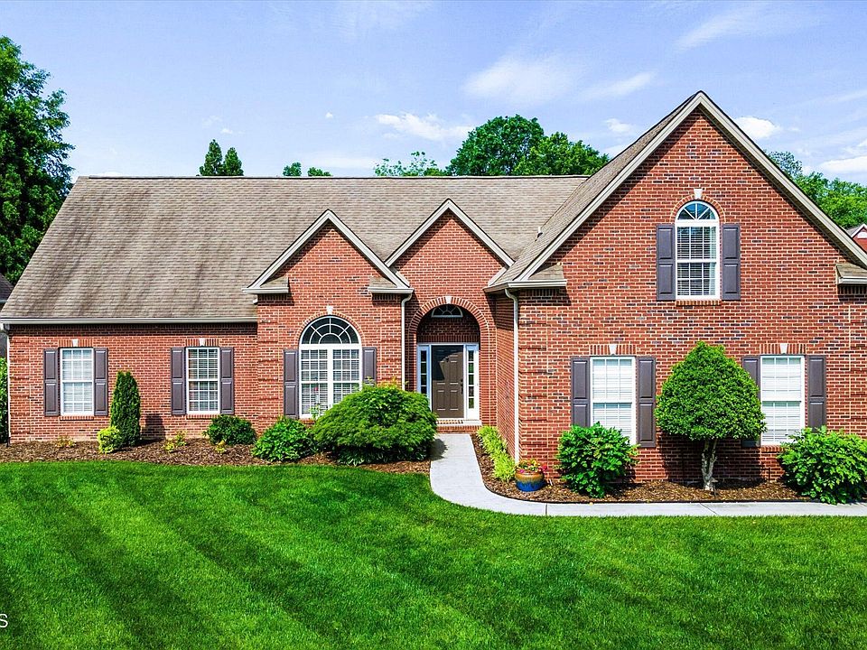 1st image of 12500 Oakborough Ln