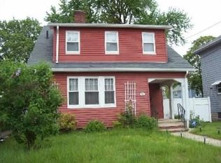 76 Paine Ave, Cranston, RI 02910