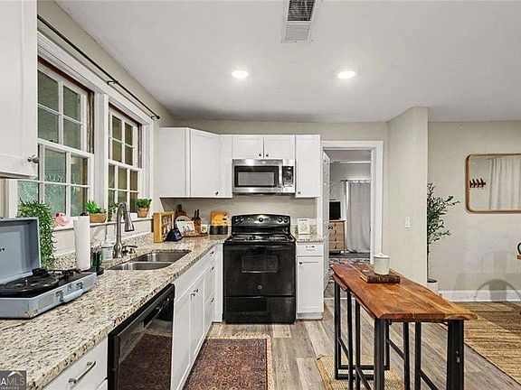 5th image of 118 McElroy St