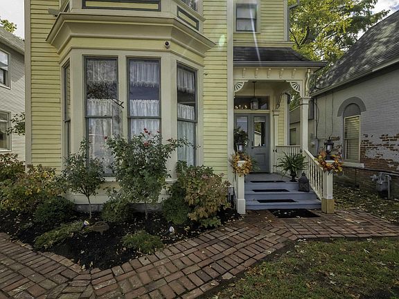 2nd image of 1517 Walnut St