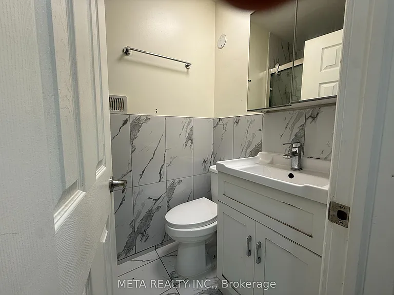 556 McCowan Rd — Photo 20