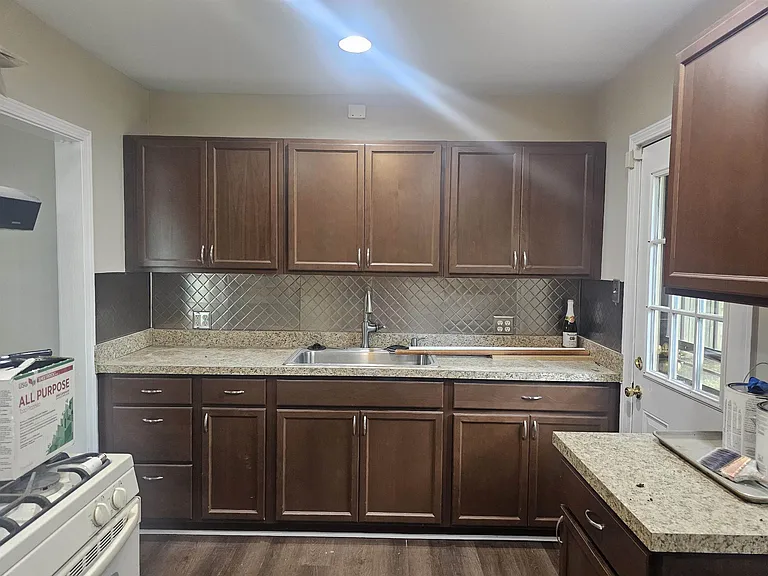 3477 Kimball Ave — Photo 7