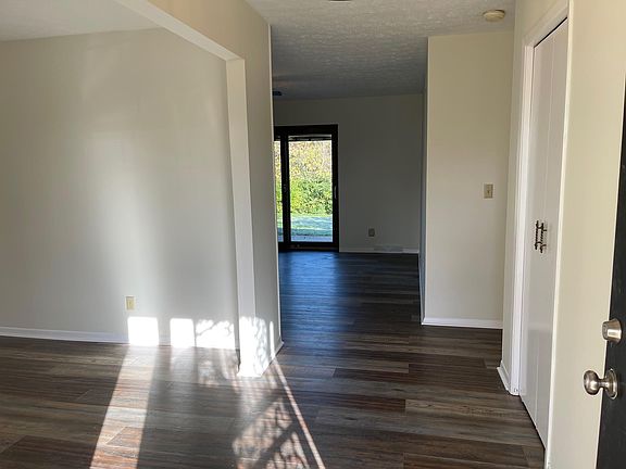 3rd image of 3788 Lisa Ln
