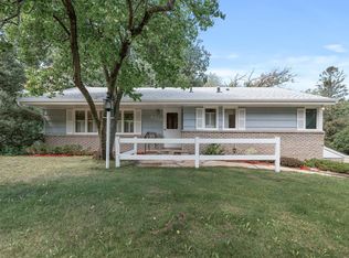 4338 Woodhill Rd, Minnetonka, MN 55345