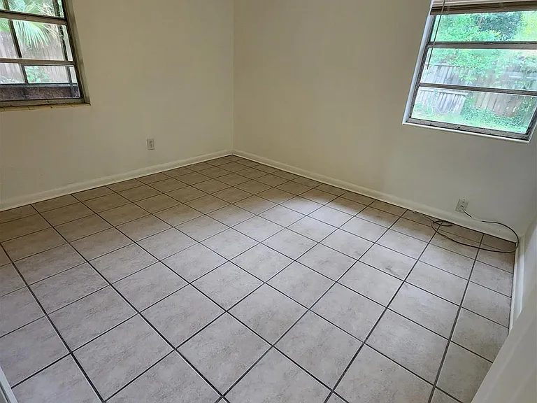 605 Edison Dr — Photo 7