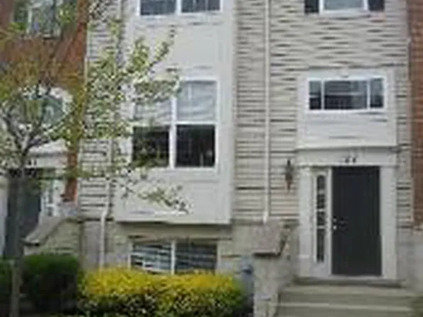 127 Willey St, Gilberts, IL 60136