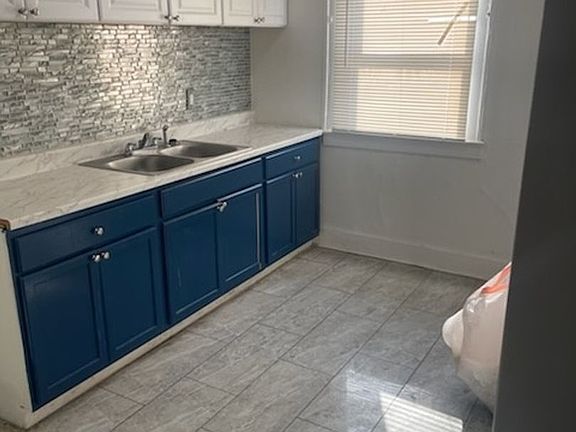 5th image of 9262 Ward St