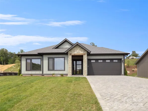 319 Avery Trail Dr #35, Arden, NC 28704